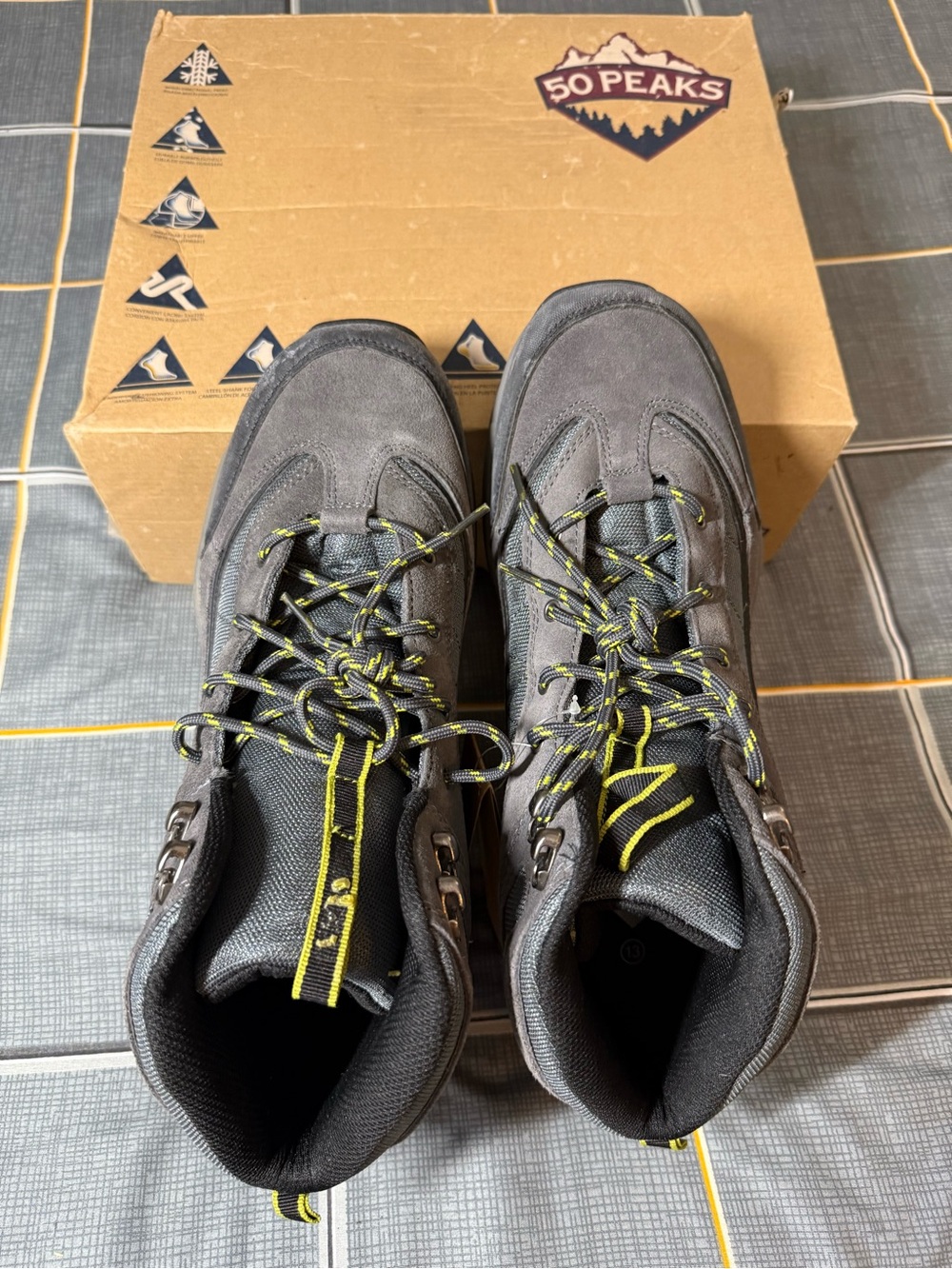 👠🖤NWT Men’s 50 Peaks Gray Hiking Boots with Yellow Accents Size 13